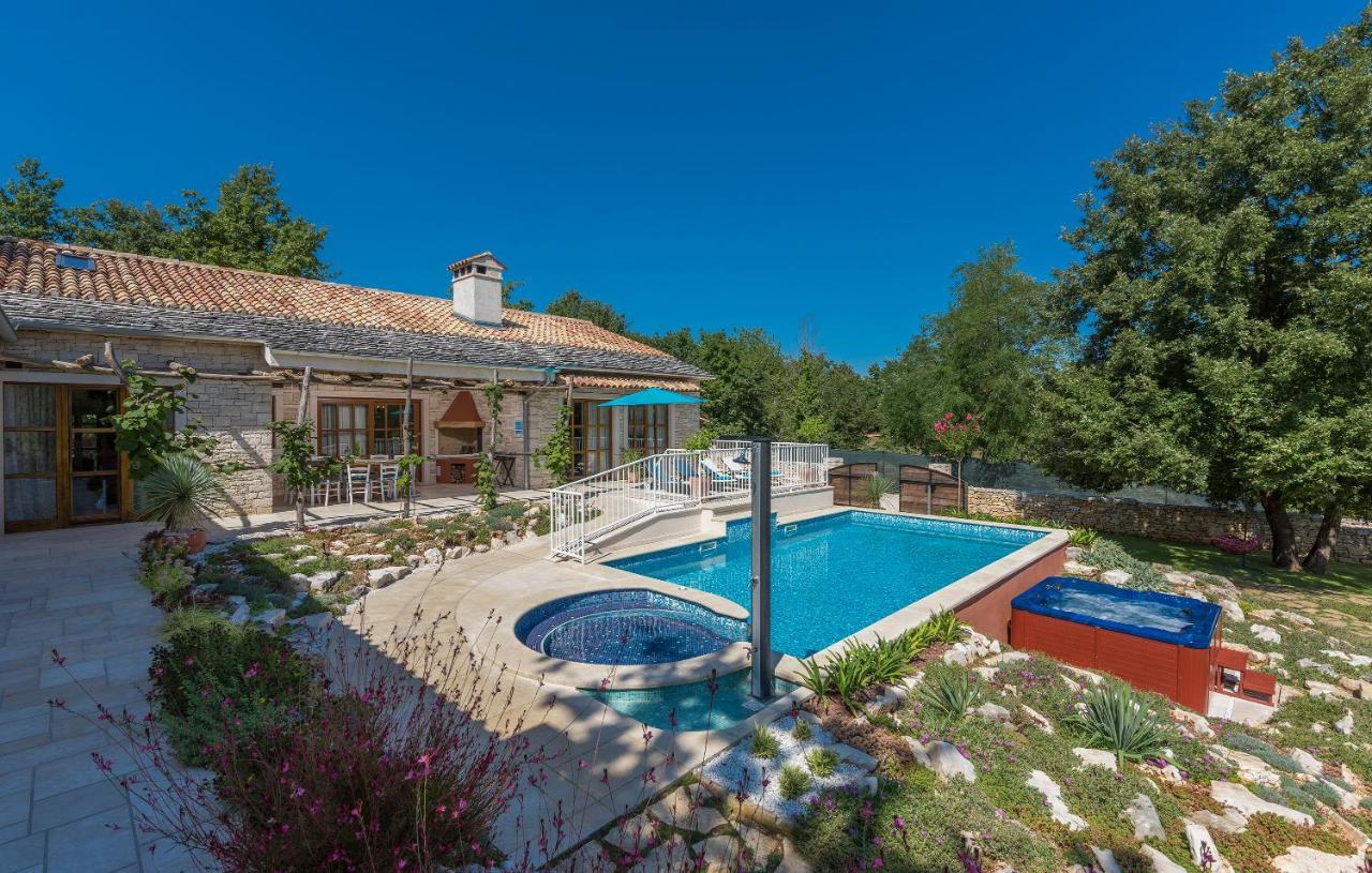 Family Villa Lipica With Private Pool And Jacuzzi Pazin Luaran gambar