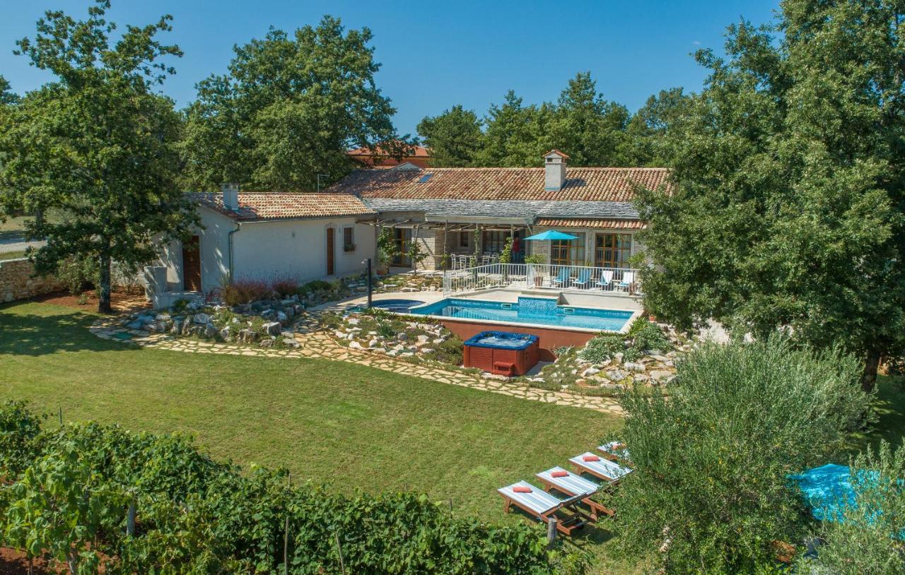 Family Villa Lipica With Private Pool And Jacuzzi Pazin Luaran gambar