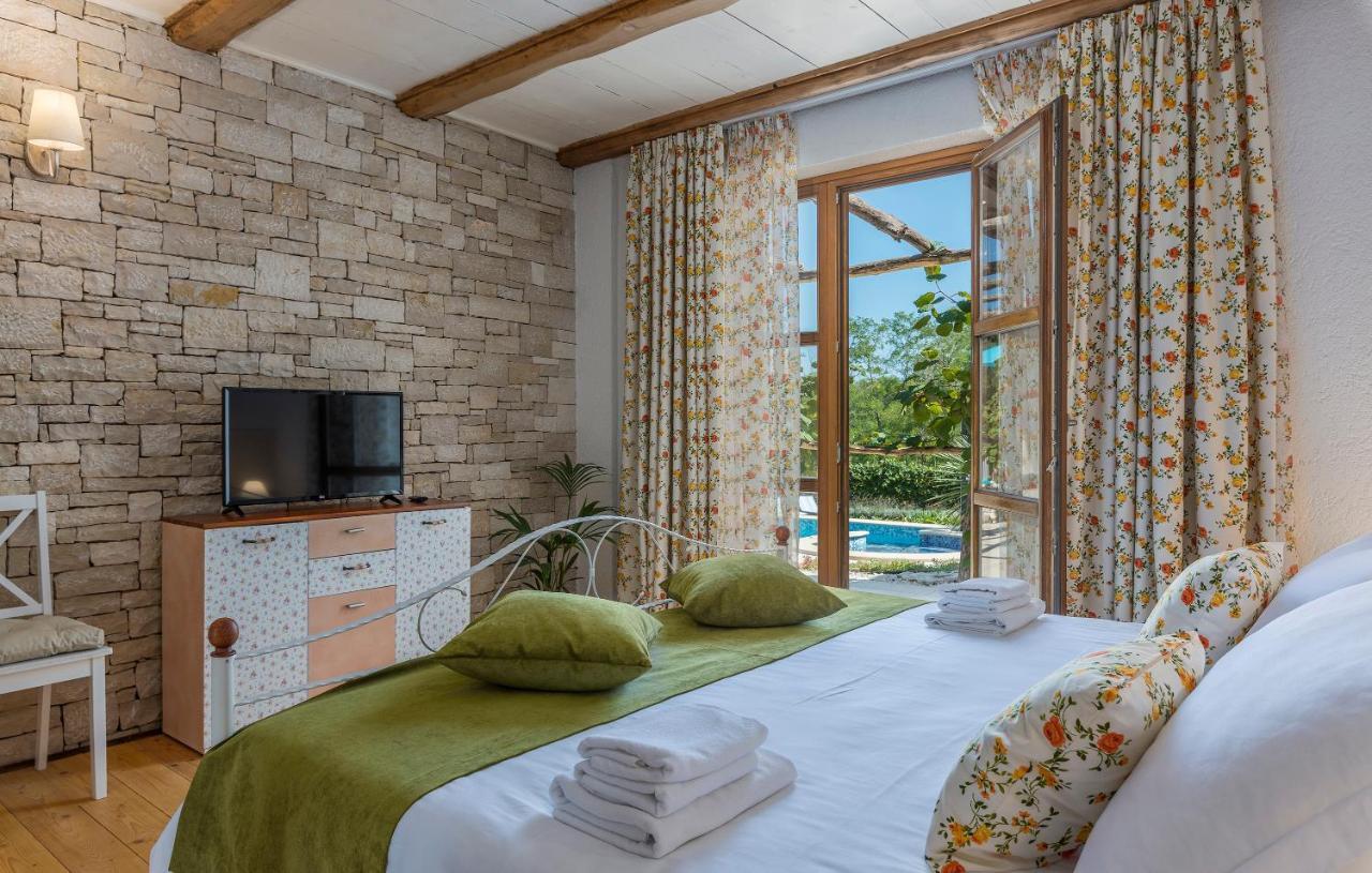 Family Villa Lipica With Private Pool And Jacuzzi Pazin Luaran gambar